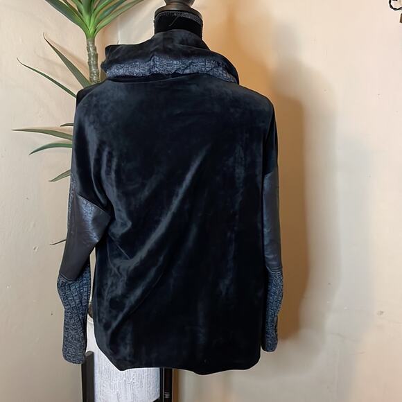 New with Tags Wit & Wisdom Sweater – Soft Velour Meets Comfy Knit - Picture 5 of 10